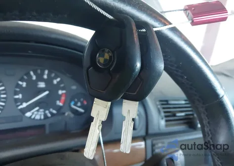 2003 BMW 530Ia z USA, uszkodzony, nr VIN WBADT63453CK37660